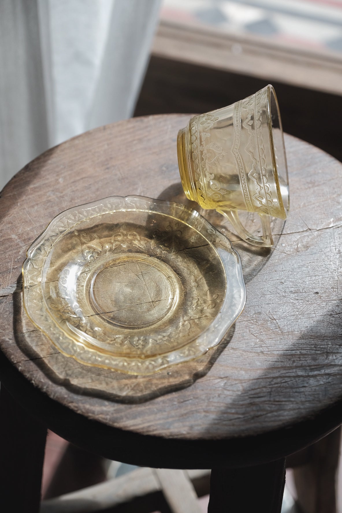 美國製·早期Federal Glass 黃琥珀色玻璃壓花杯連碟(200ml)