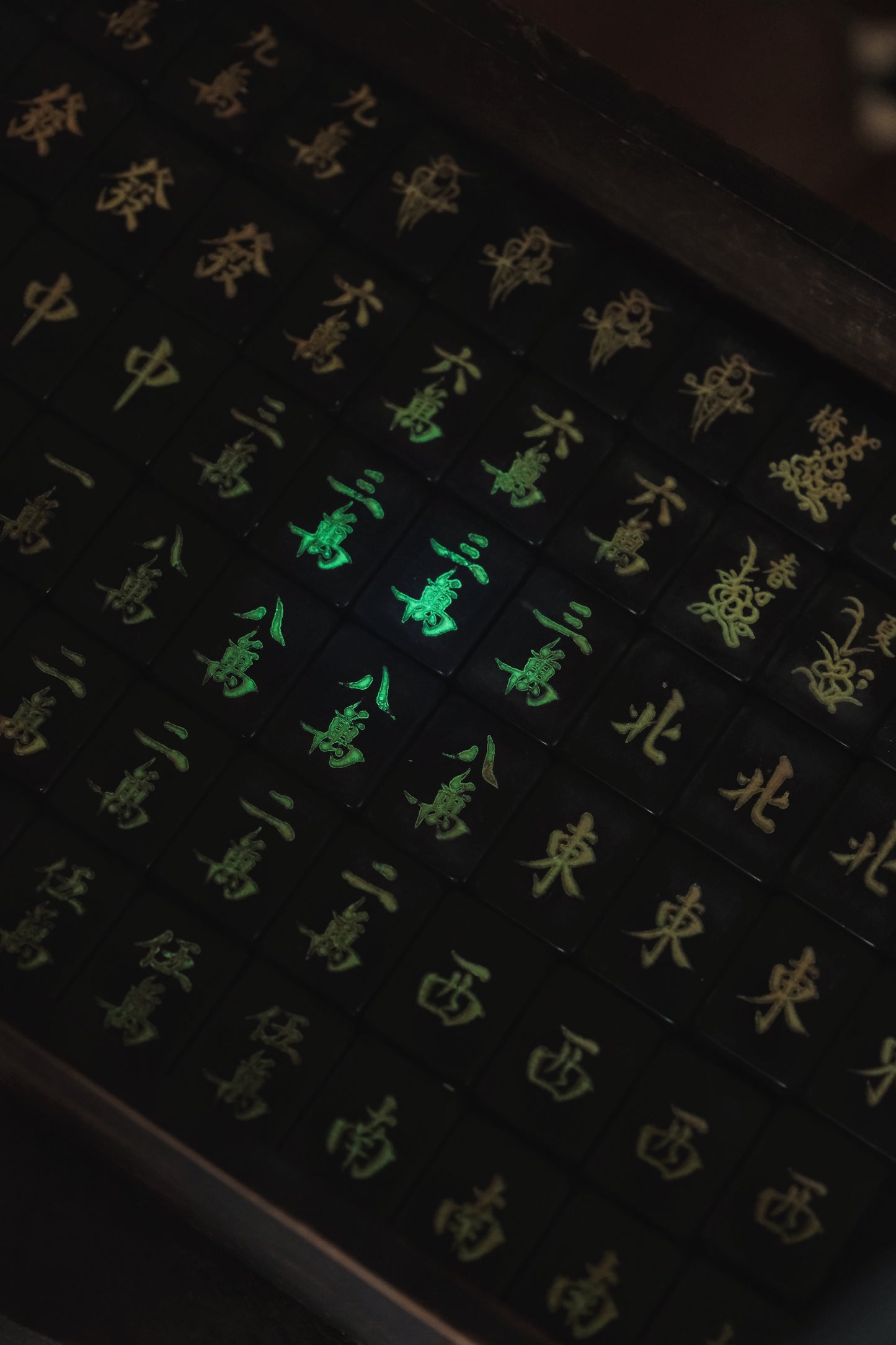 黑色電木電雕刻夜光麻雀連木盤