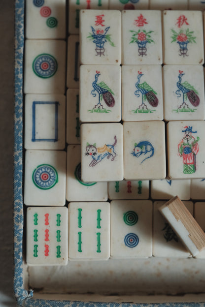 Vintage 1970s Hand-Carved Cat Flower Tile Bone & Bamboo Mahjong