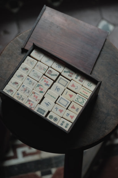 1970s Vintage Hand-Carved Bone-inlaid Bamboo-backed Mahjong Set with 4 Wild Tiles (148 Tiles in Total)
