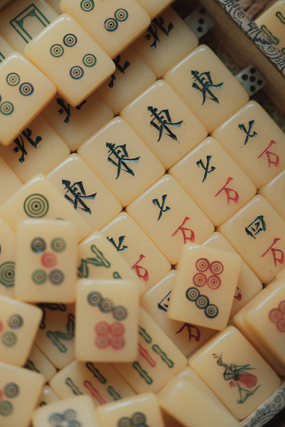 Vintage 1970s Hand-Carved Butter-Yellow Plastic Cat-Themed Mahjong Set