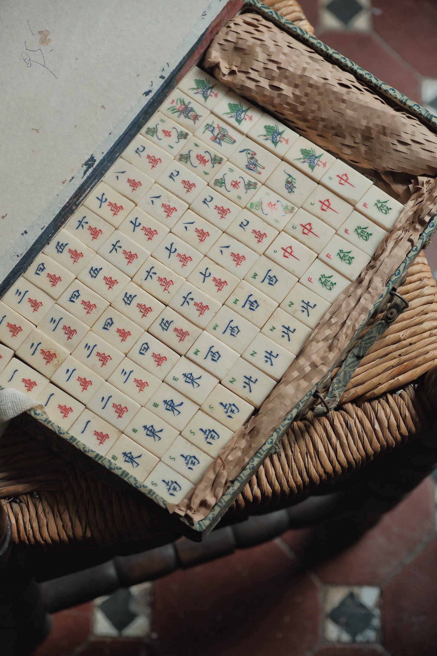 1960s Hand-Carved Bamboo-Backed Mahjong Set with Cat/Flower Tile Style