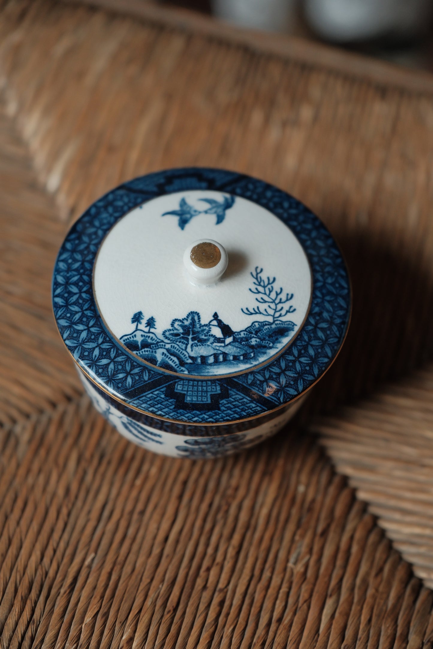 日本製NIKKO骨瓷青花柳樹付染描金三才蓋杯（170ml）