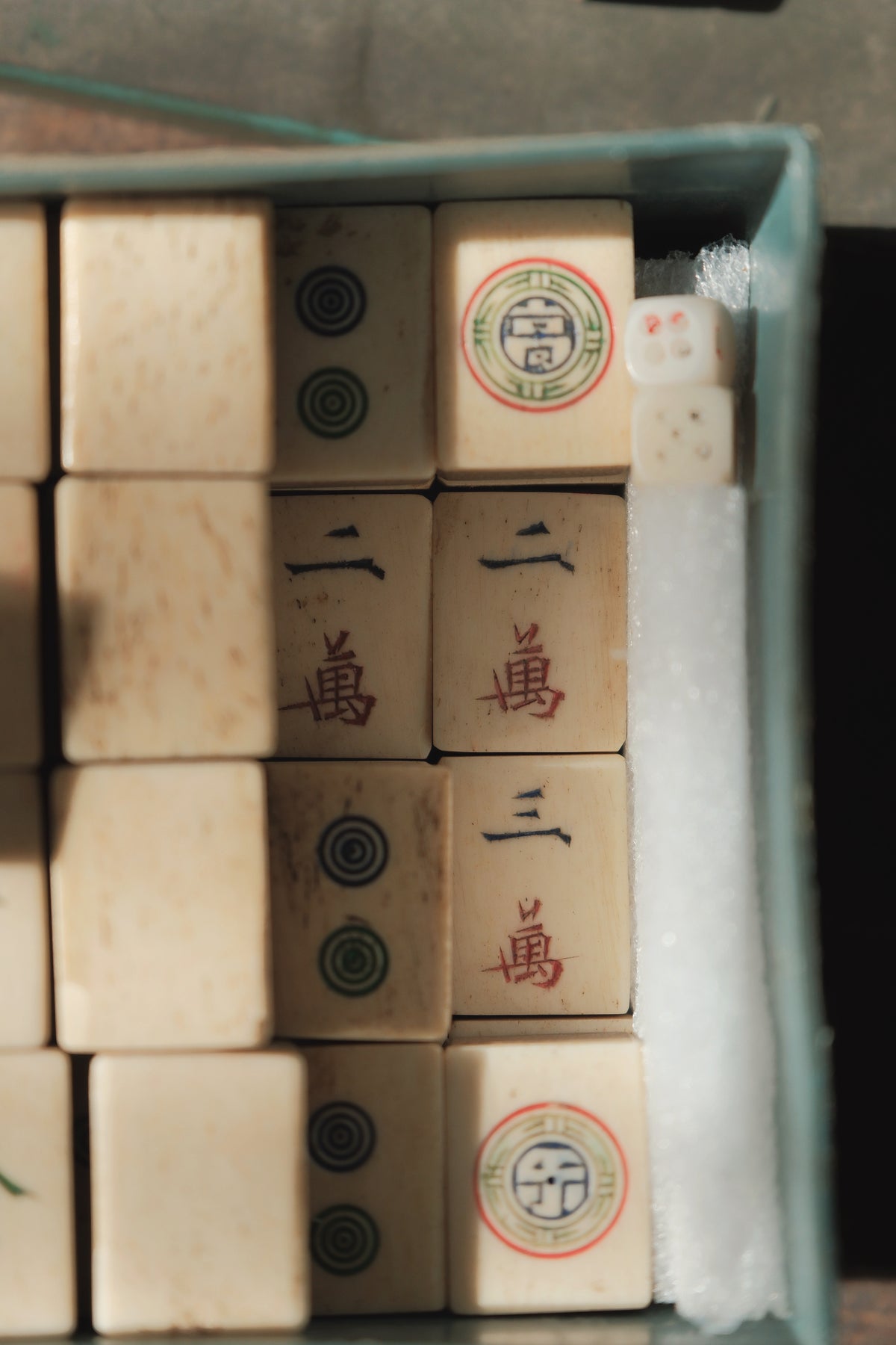 Vintage 1960s Bamboo-Backed Hand-Carved Four Seasons Flower Mahjong Set