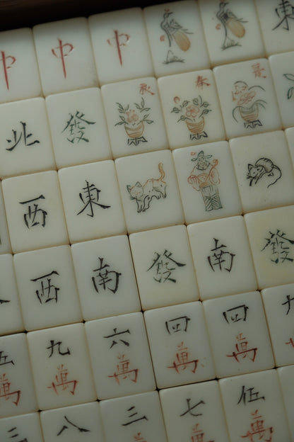 人手雕刻綠底板貓貓麻雀連木盒