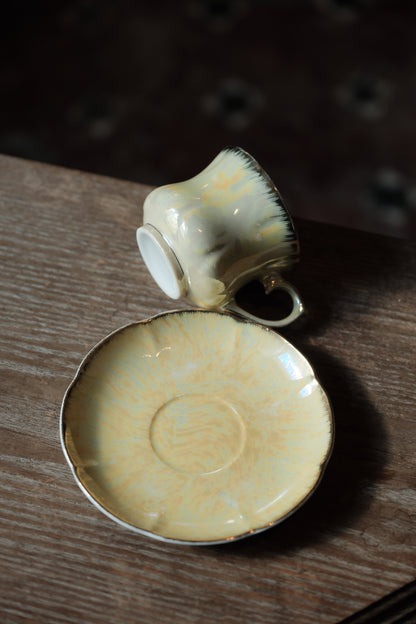 日本製·淡奶黃束腰珍珠貝殼釉咖啡杯(190ml)