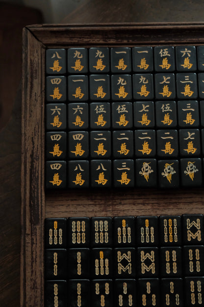 黑色電木電雕刻麻雀 無盒 146牌
Black Mahjong Tile (no box)