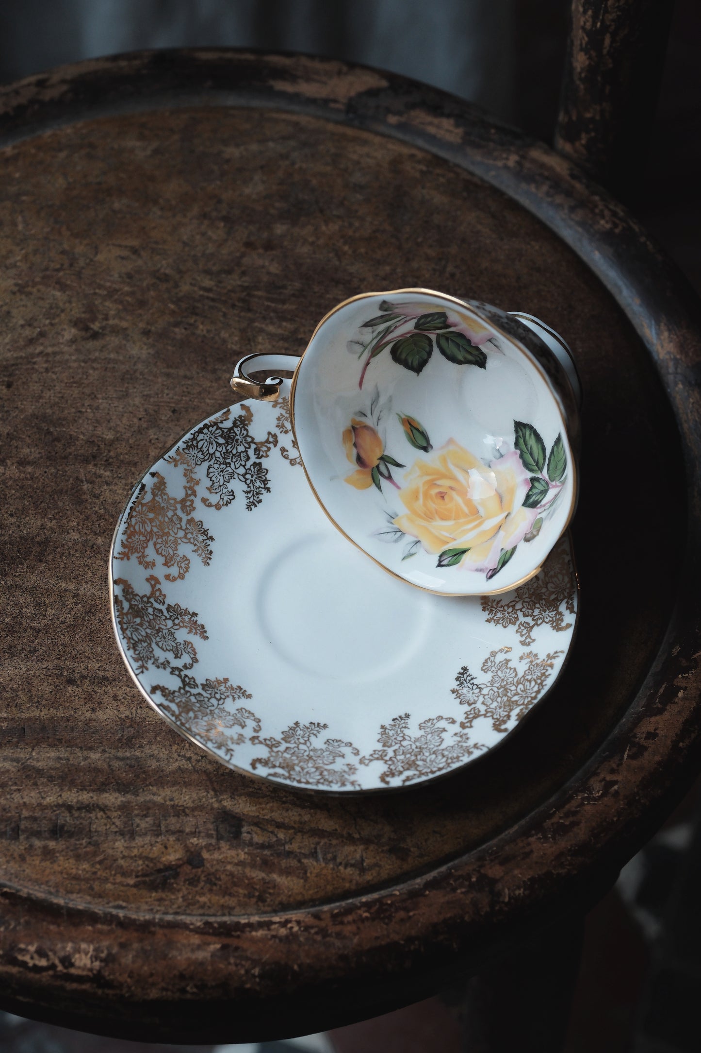 英國製 • Queen’s骨瓷花卉高足杯連碟(180ml)