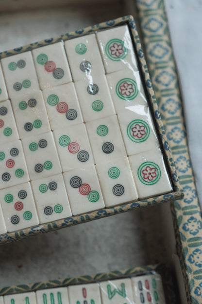 1970s Vintage Hand-Carved Bone-and-Bamboo Mahjong Set – Unused with Original Box