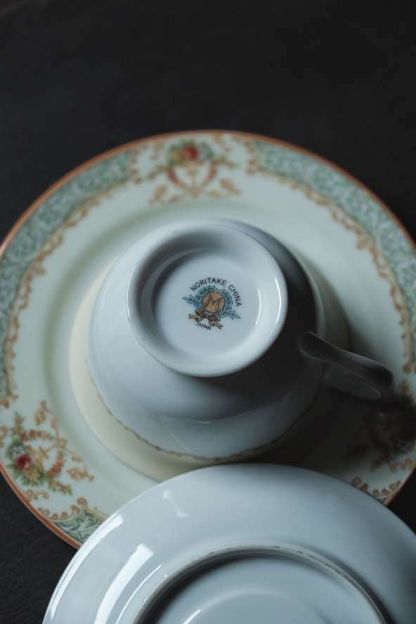 日本Noritake則武奶黃彩玫瑰花唐草咖啡杯連甜點碟
一杯一碟一甜點碟(180ml)