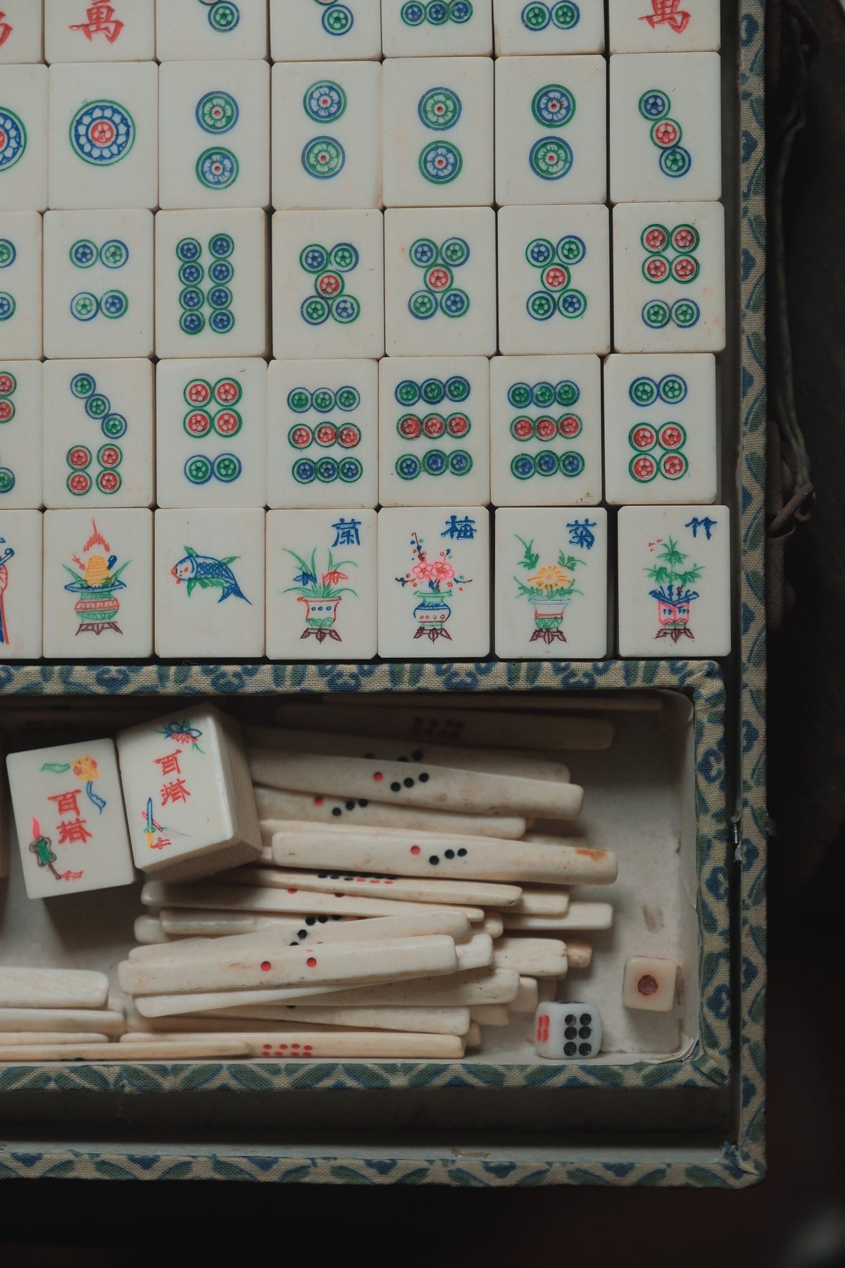 Vintage 1970s Hand-Carved Bamboo and Bone Bone-inlaid gaming chips Mahjong Set