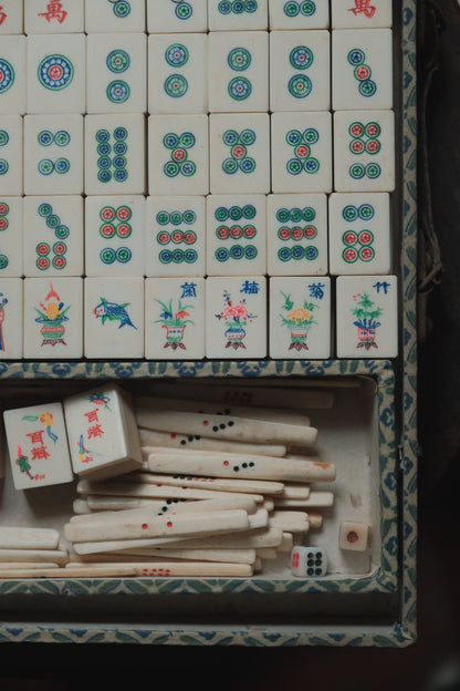 Vintage 1970s Hand-Carved Bamboo and Bone Bone-inlaid gaming chips Mahjong Set