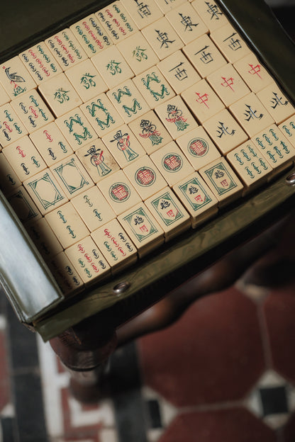 Vintage 1980s Hand-carved faux-bone Sichuan 'Fu' (Fortune) character mahjong set