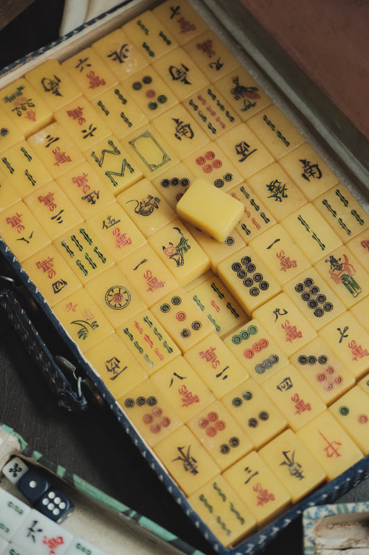 人手雕刻綠底板貓貓麻雀牌連原盒