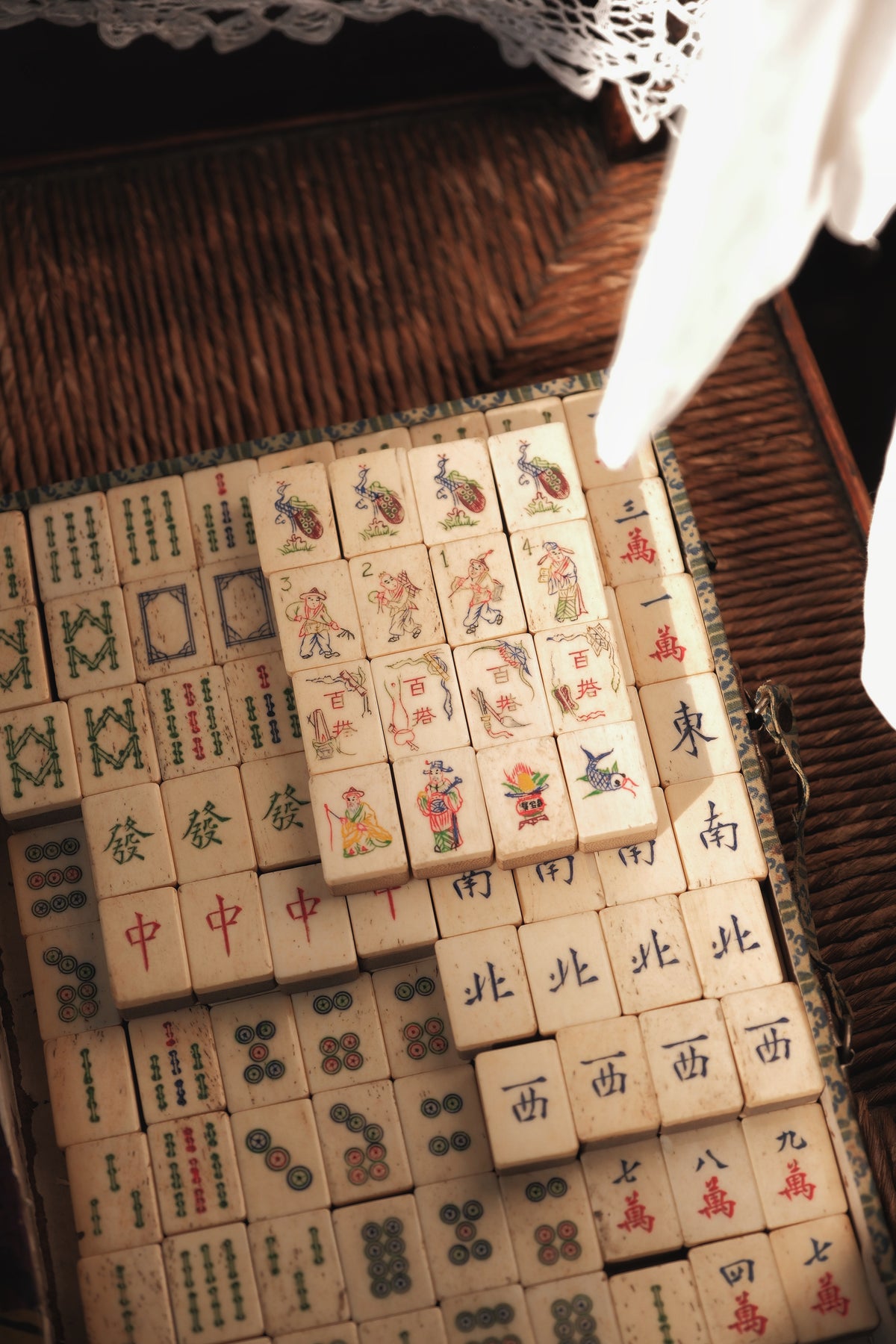 Vintage 1960s Hand-Carved Unique Iconography Flower Tiles Bone & Bamboo Mahjong