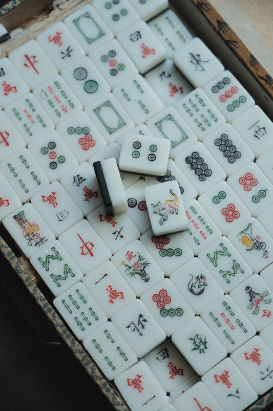 人手雕刻綠底板貓貓麻雀牌連原盒