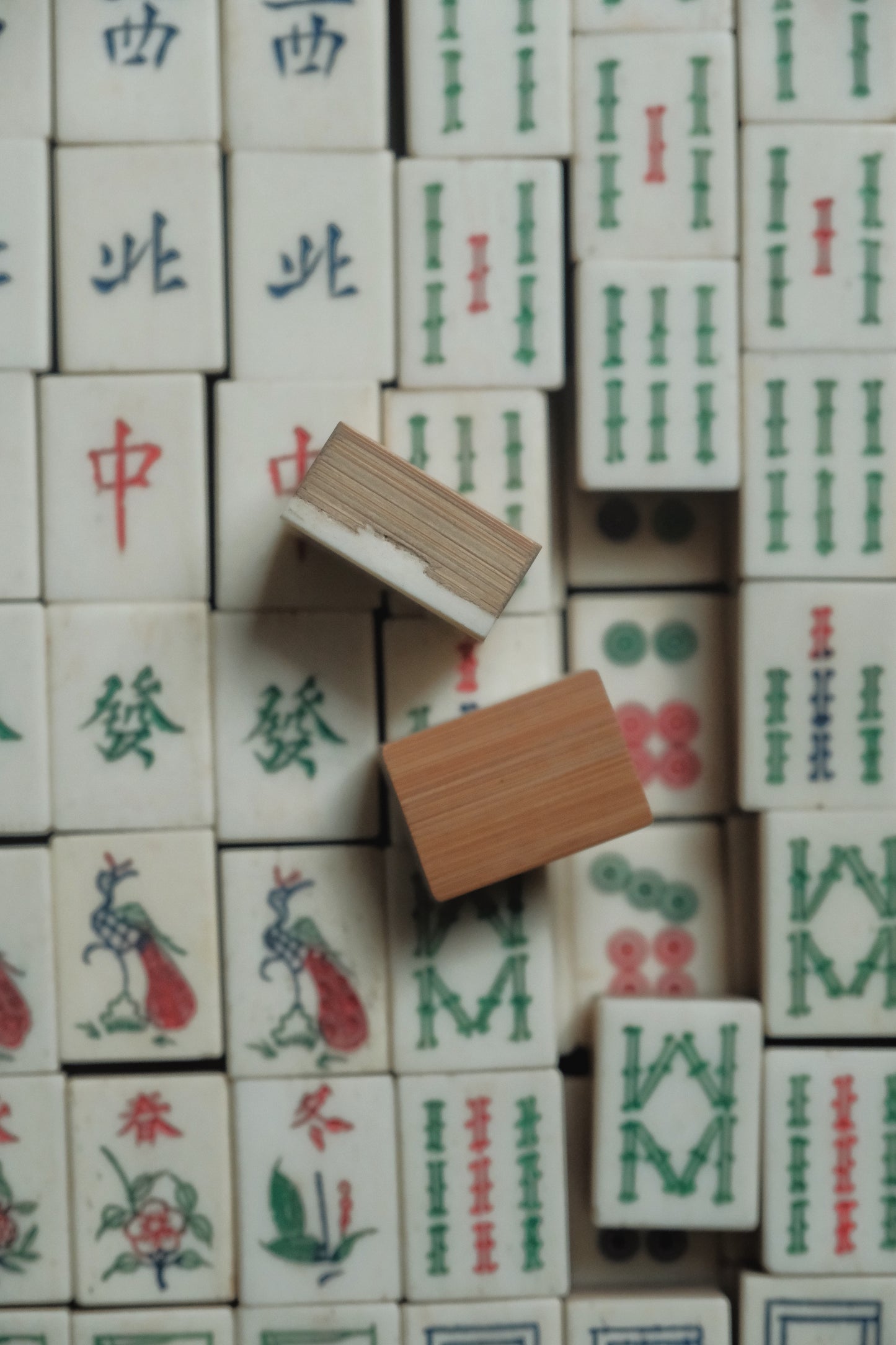 1970s Hand-Carved Bone-Inlaid Bamboo-Backed Mahjong Set
