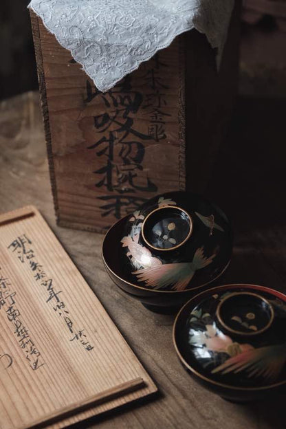 ($100)日本製• 明治全木胎漆器描金鳥花蓋碗