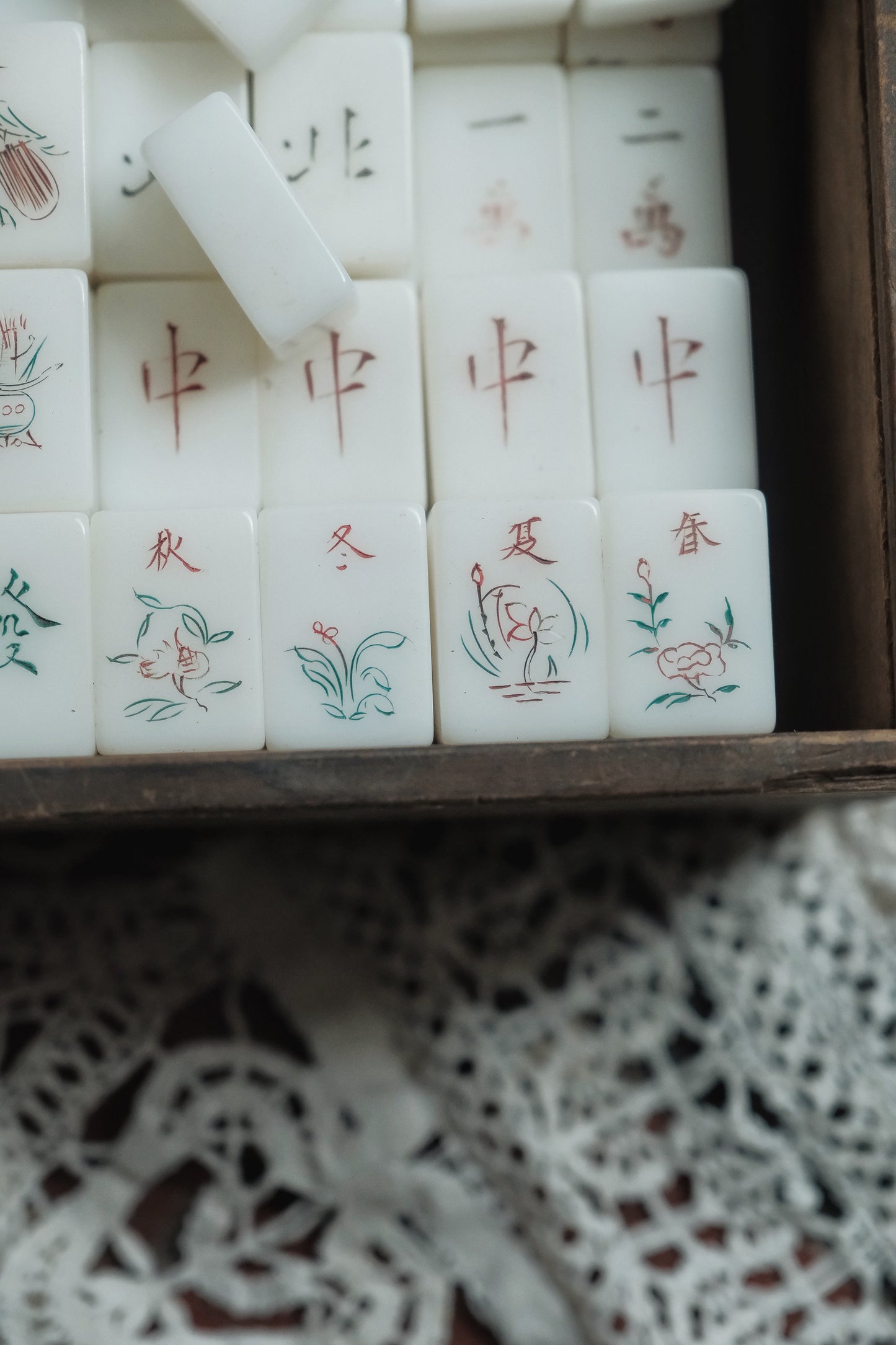 Hand-Carved Cat-Themed Mahjong Set(1970s)