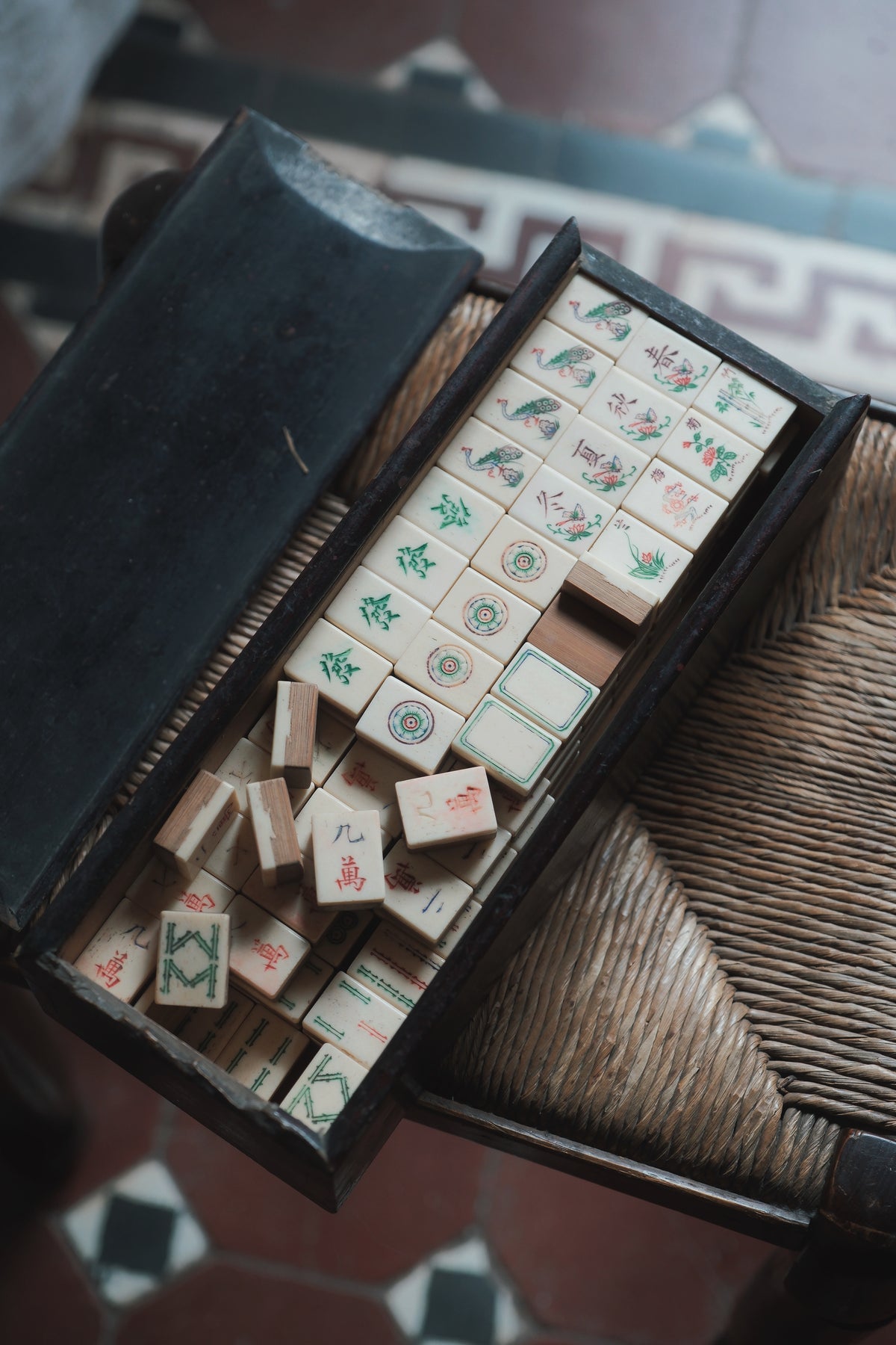 Vintage 1960s Hand-carved bone and bamboo inlaid mahjong set