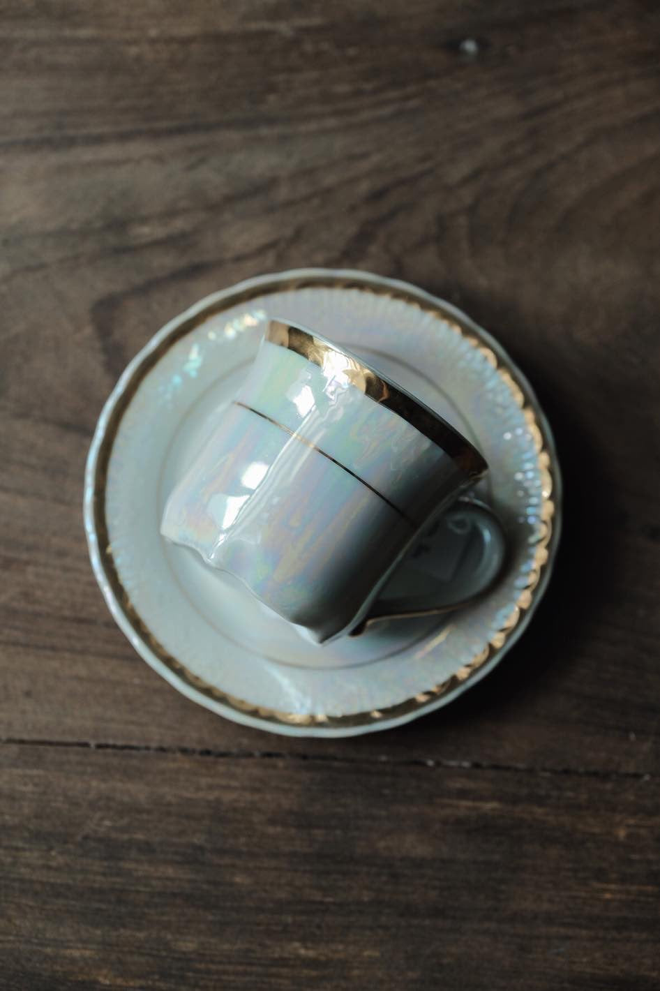 日本製·珍珠釉描金浮雕紋杯碟(140ml)