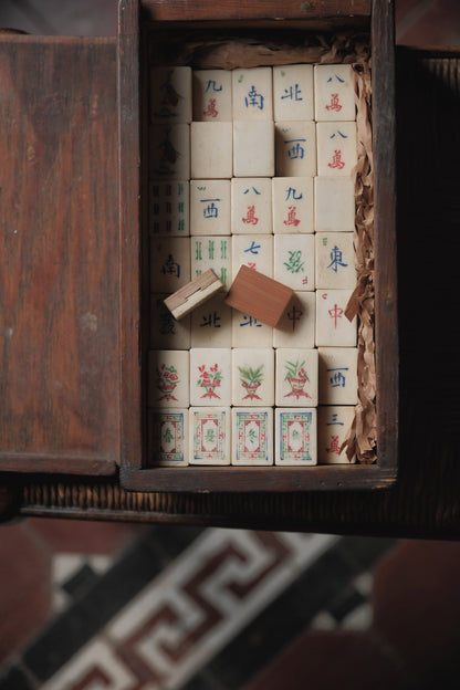 1960s Hand-Carved Bone-Inlaid Bamboo Mahjong Set with Wooden Box