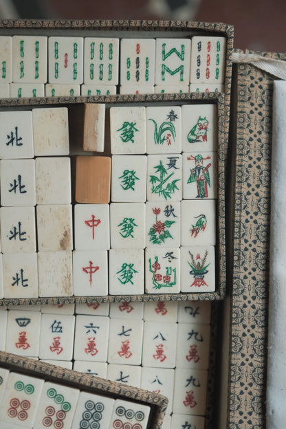 1970s Vintage Hand-Carved Bone-and-Bamboo Mahjong Set – Original Box