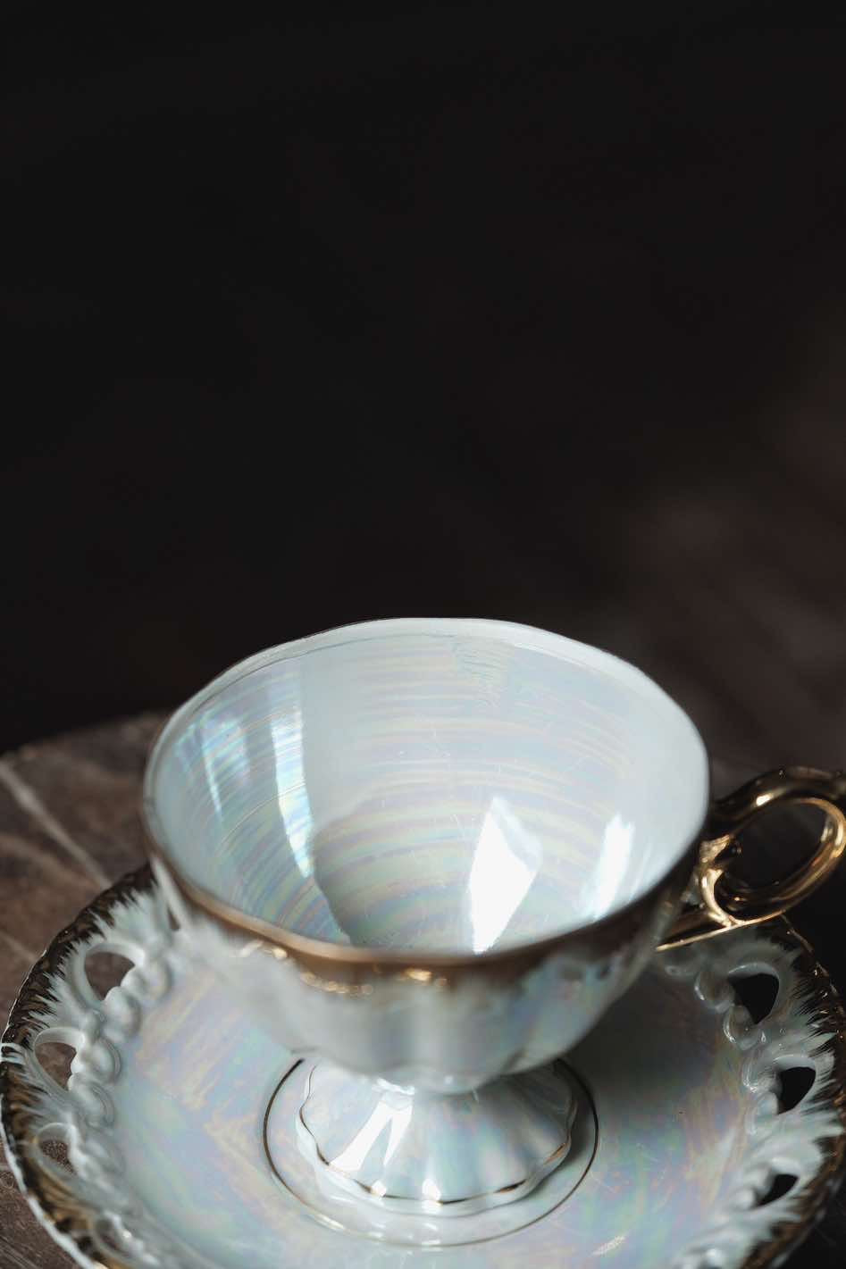 日本製·高足貝殼釉浮雕描金花茶紅茶杯(160ml)