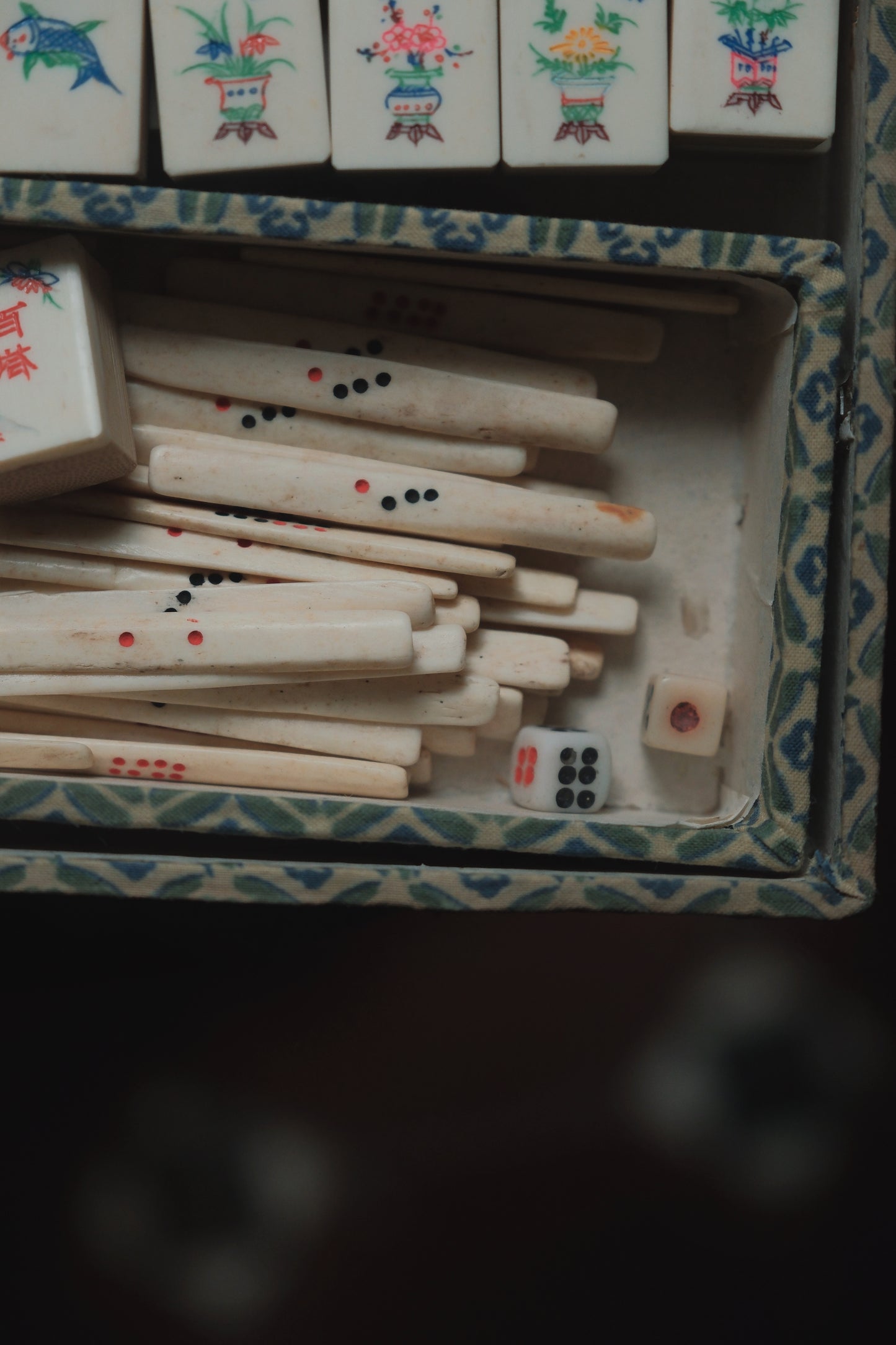Vintage 1970s Hand-Carved Bamboo and Bone Bone-inlaid gaming chips Mahjong Set