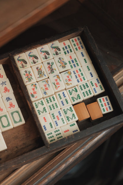 Vintage 1960s Hand-carved 'Four Great Beauties' bamboo and bone mahjong set