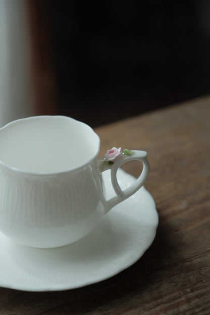 日本製·白浮雕玫瑰花骨瓷咖啡杯(200ml)