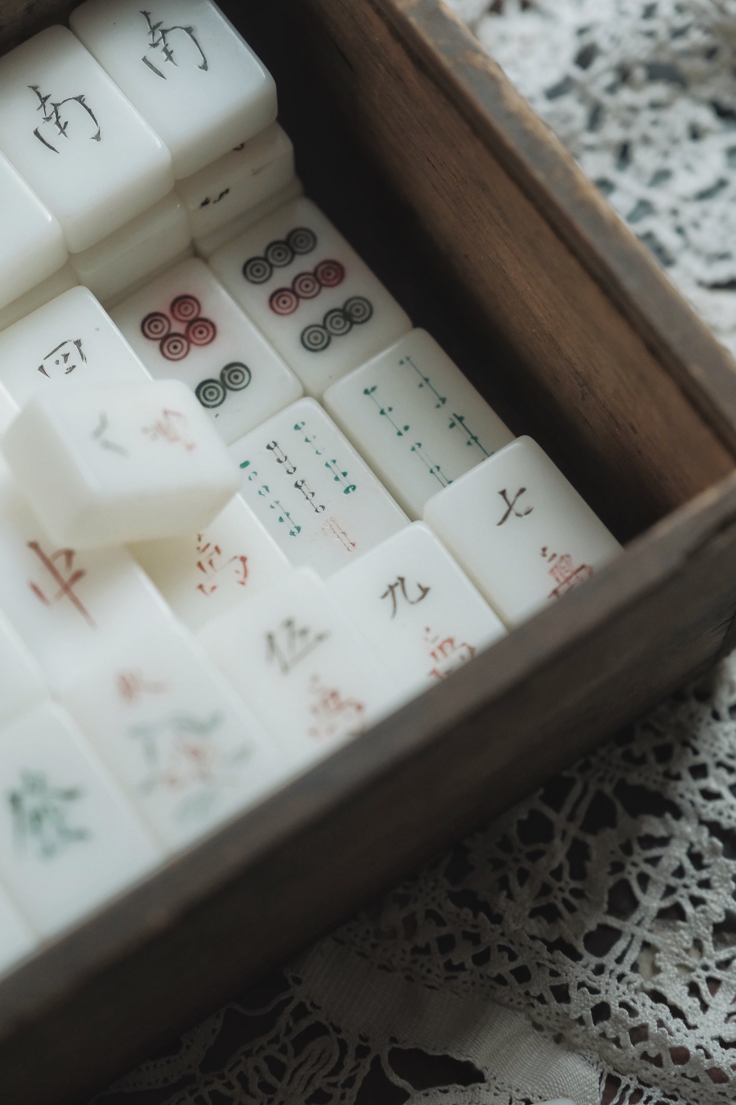 Hand-Carved Cat-Themed Mahjong Set(1970s)