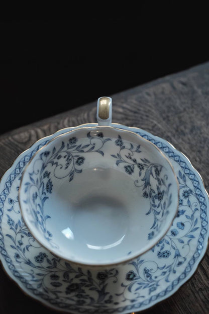 日本製嗚海NARUMI 內繪青花唐草型骨瓷闊口茶杯(220ml)