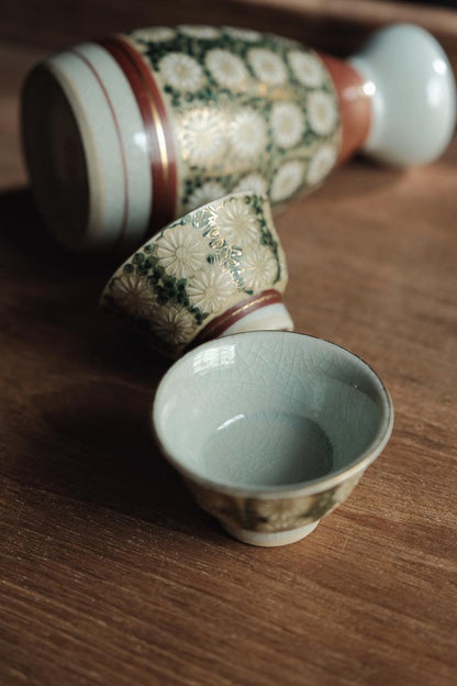 日本九谷燒手繪金彩菊驚點白粒清酒杯連酒瓶